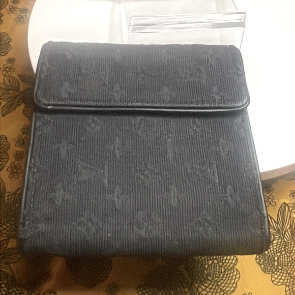 Louis Vuitton Vintage Monogram Mini Lin Porte-Billets Compact Wallet - Picture 5 of 16